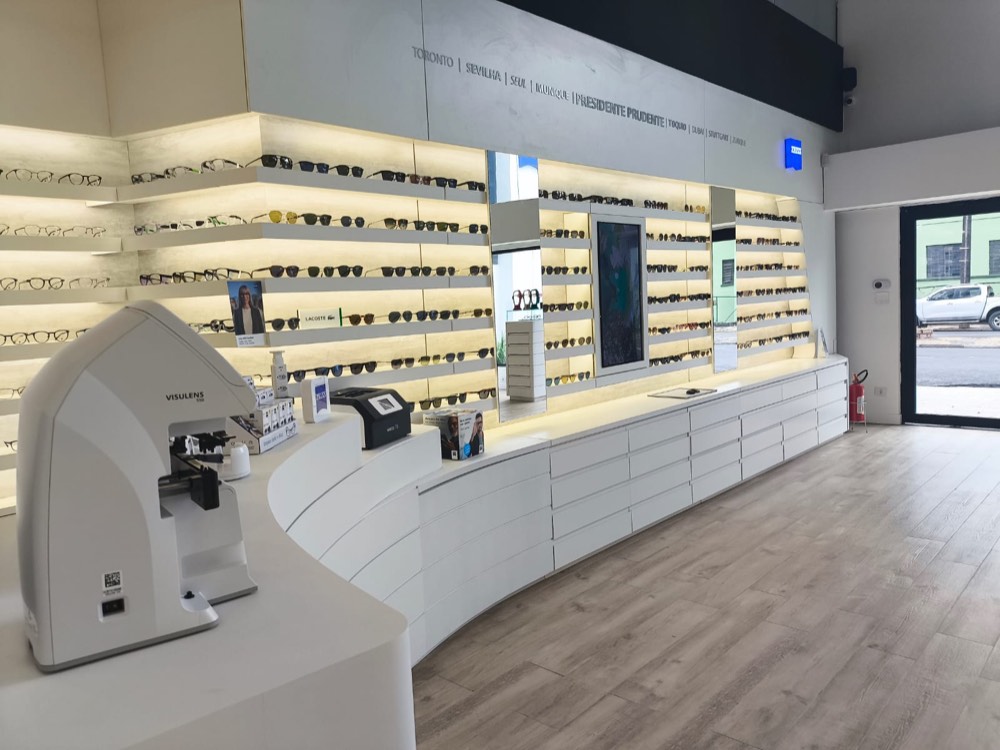 Vitrine de óculos com equipamento Visulens